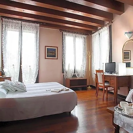 Szálloda Al Castello 3*
